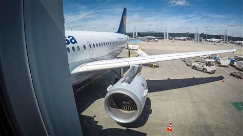 A Mess Of A Lufthansa A319 Economy Class Review Fra Zrh