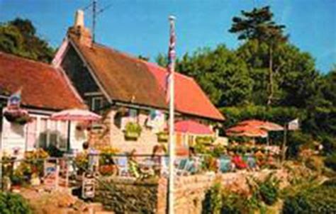 Iow Holiday Places To Eat Smugglers Haven Tea Gardens