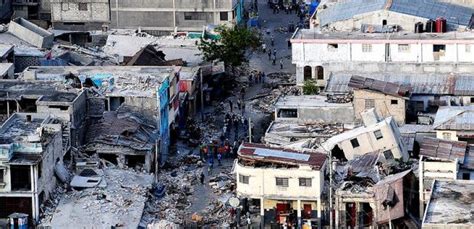 2 days ago · pm ariel henry declares a state of emergency after a powerful quake hits haiti's southwest, injuring at least 1,800. Aardbeving Haïti | IsGeschiedenis