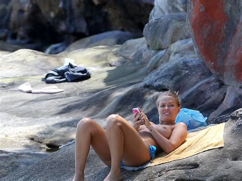 Lara Bingle Topless Showing Off Her Big Boobs On A Beach In Sydney Porn Pictures Xxx Photos