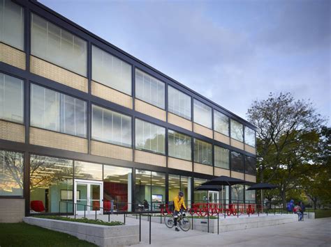 Illinois Institute of Technology Robert A. Pritzker Science Center - LCM Architects