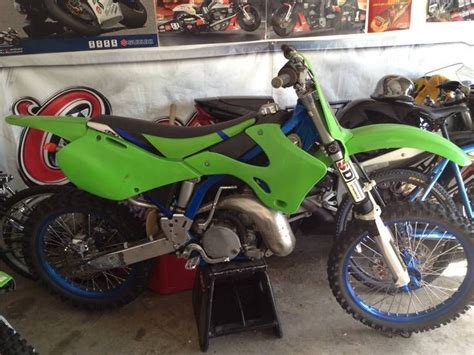 We also will be discussing which dirt bikes and brands are leading the pack in the motocross, cross country, hard enduro, and trail riding the crf250f or ttr230 has air cooled 4 stroke motors, smaller frames, and soft suspension. Custom KX 250 Dirt Bike.. 2 stroke