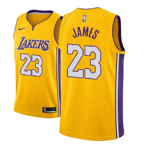 Видео lebron james sinks the shot at the buzzer. Männer NBA 2018-19 LeBron James Los Angeles Lakers und 23 ...