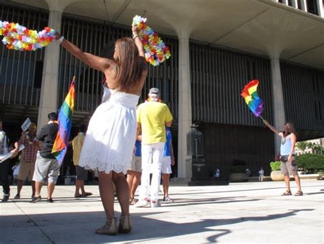Hawaii Senate Passes Gay Marriage Bill