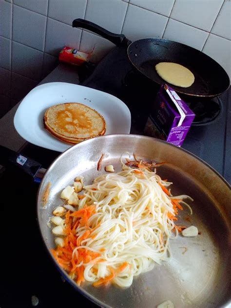 Resep pancake sederhana yang saya paparkan diatas, dalam peraktenya bunda bisa mengkreasikan dengan bahan bahan lain seperti durian, pisang dan keju. farizadarwish.blogspot.com: RESEPI PANCAKE MUDAH KESUKAAN KISS