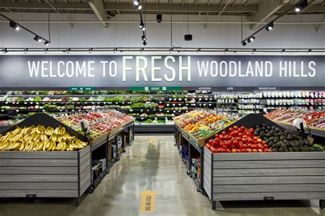 Amazon Fresh Will Hire 1500 Employees For Chicago Stores Thestreet