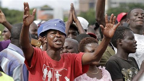 Renewed Exodus Of Zimbabweans Amid Economic Woes Zimbabwe Situation