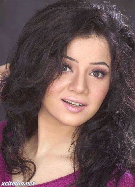 Rabi Pirzada Biography And Picture Pakistani Pop Singer
