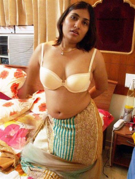 hot desi busty bhabhis aunties mallu spicy photos latest tamil actress telugu actress movies