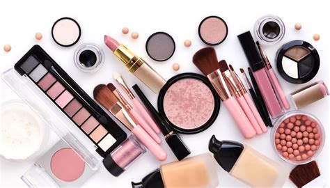 6 Best Makeup And Beauty Subscription Boxes Of 2022 For Every Budget