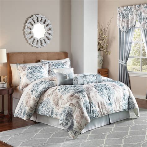 Lucerne full comforter set by croscill includes one full comforter 82 x 90, two standard pillow shams, and one bed skirt with 14 inch drop. Kinsley by Croscill Home Fashions - BeddingSuperStore.com