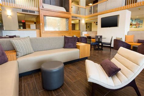 Due to local mandates and availability, the menu and service may vary from hotel to hotel. Drury Inn & Suites, Austin - Grand Prix Tours
