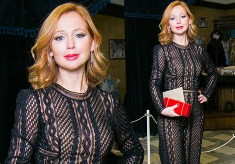 Babe Mother Elena Zakharova Came Out In A Naked Jumpsuit Surprising With Her Unprecedented