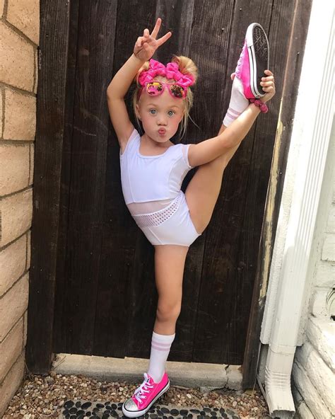 Everleigh Rose On Instagram Leg Holds All Day Everyday💓 🏻 Leo