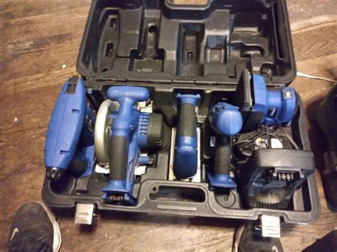 Kesan perniagaan terhadap alam sekitar : Like New !!- Delta 18v Shopmaster 5-piece Power Tool Kit w ...