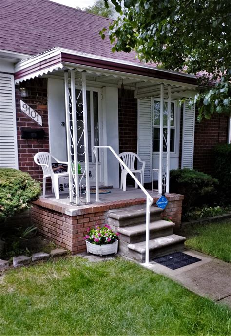 You can use any type of spray paint for spray paint art, but be sure it is gloss. Simple White Metal Handrail - Great Lakes Metal Fabrication