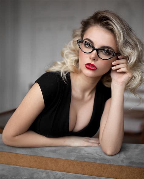 Wallpaper Women Model Red Lipstick Blonde Glasses Looking At
