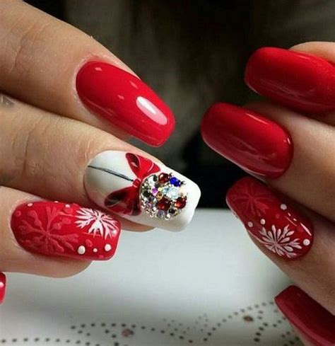 The 18 nail trends to wear for winter 2020. 65+ Best Christmas Nail Art Ideas for 2020 - For Creative ...