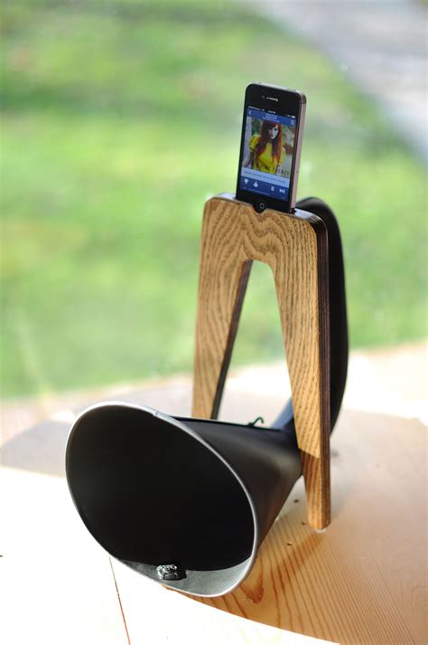 Take a look at this cool diy speaker to boost the volume of the music or audio from your iphone boost your iphone's volume with this diy speaker. wireless amplifier for your iphone! | Iphone speaker wood, Iphone speaker, Iphone speakers diy