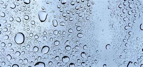 Que le carrelage soit poreux ou non, intérieur ou extérieur quand il a été aspergé d'eau les taches de calcaire laisse des traces difficiles à enlever. Comment enlever du calcaire incrusté sur une vitre