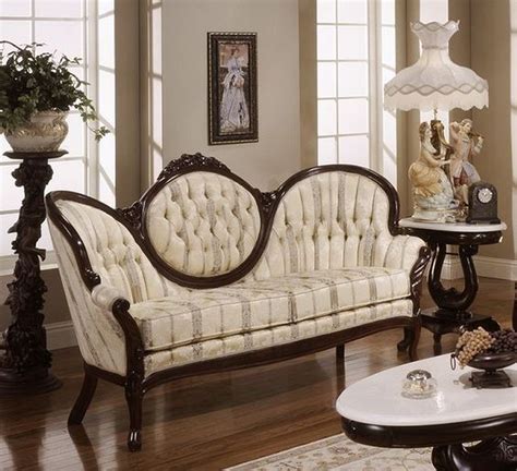 23 Antique And Vintage Sofa Designs With Victorian Style