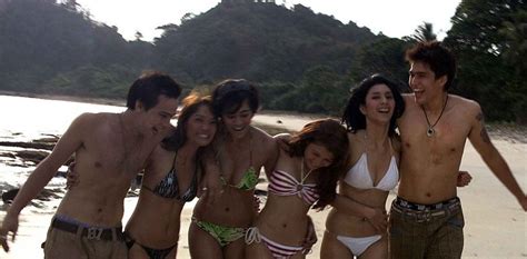 Heboh Adegan Hot Dan Bikini Film Air Terjun Pengantin