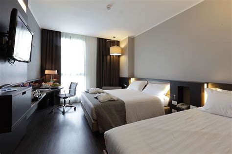Cash transactions at this property cannot exceed eur 1999.99, due to national regulations. Best Western Premier CHC Airport Genova en Génova ...
