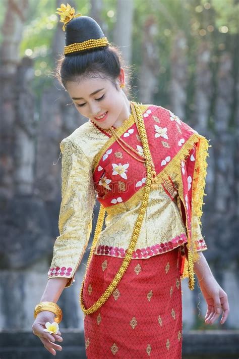 Beautiful Laos Women Laos Traditional Dress Traditional Fashion Traditional Dresses Thai