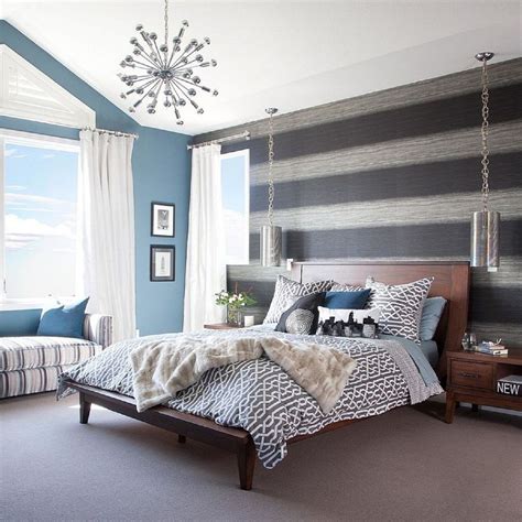 How To Decorate A Bedroom With Striped Walls