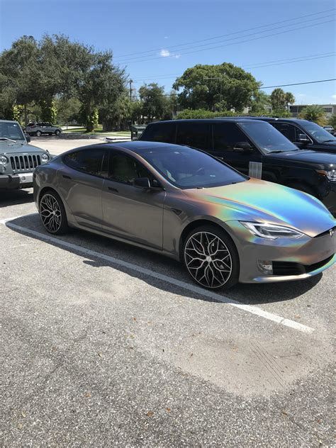 Saw A Tesla The Other Day With A Color Changing Paint Job Relon