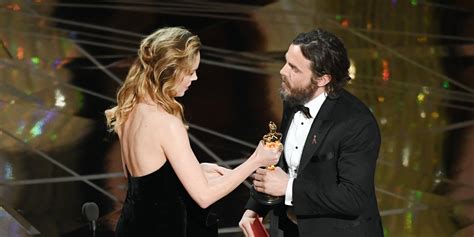 Brie Larson Addresses Why She Didnt Clap For Casey Affleck At The Oscars