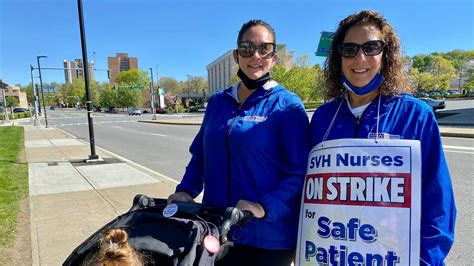 Mother Daughter Nurses Strike At Saint Vincent Hospital