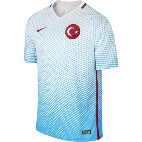 En bref, une italie qui aura écrasé une turquie bien trop faible. Maillot Turquie extérieur 2016 sur Foot.fr