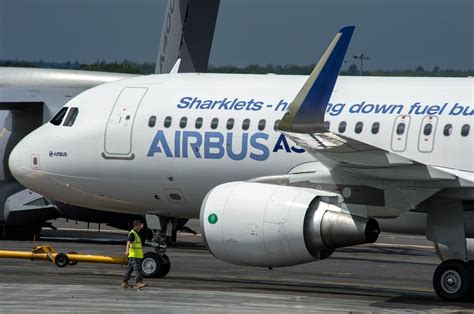 Airbus Retrofits Older A320 With Sharklet Wing Tip Aeronefnet