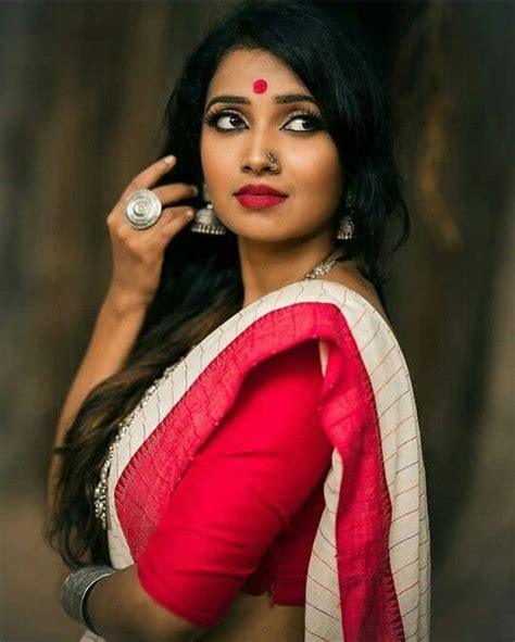 Simple Beautiful Bengali Saree Photoshoot Indian Beauty Bengali Bride