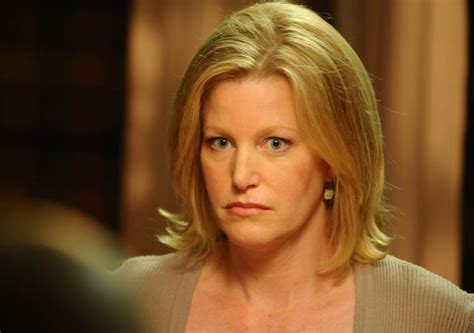 Loaded Gunn Anna Gunn Of Breaking Bad On Her Explosive Moments 20120813 Tickets To