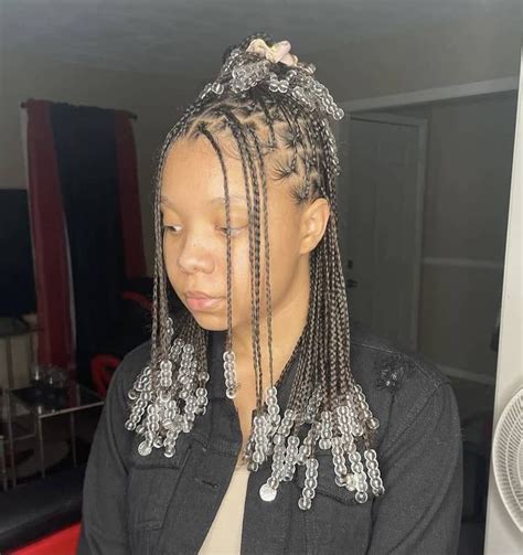 25 Trendy Short Knotless Braids With Beads Hairstyles Black Beauty