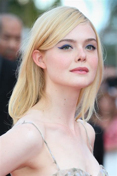 Elle Fanning Straight Golden Blonde Hairstyle Steal Her Style