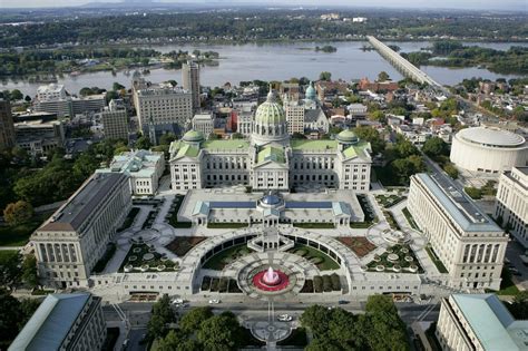 The Pennsylvania State Capitol Complex Architecture