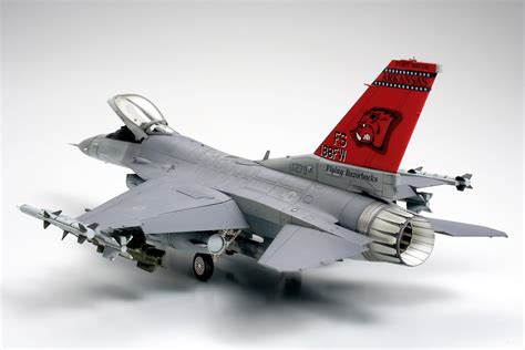 Aircraft Model Kit Lockheed Martin F 16c Fighting Falcon Tamiya 61101