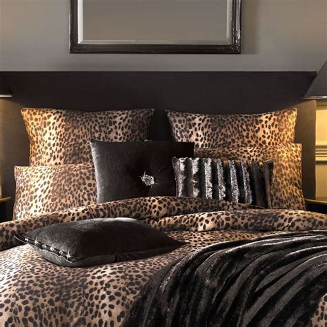 Amazing leopard print house decor cheetah bedroom living room design clean pics for style and ideas. We go wild for a leopard and chocolate brown bedding combo ...