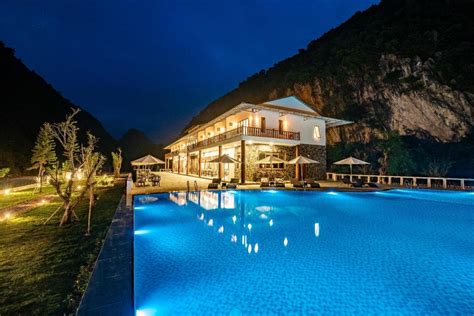 At one time, you had to choice to stay at whatever type of resort you wanted. Mai Chau Mountain View Resort Hotel (Mai Chau (Hoa Binh ...