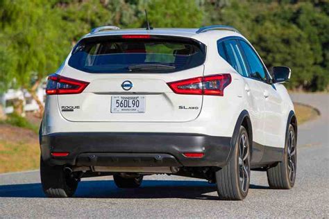 2020 Nissan Rogue Vs 2020 Rogue Sport Whats The Difference Autotrader