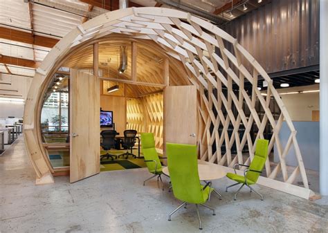 Fabulous Office Interior Design With Indoor Garden