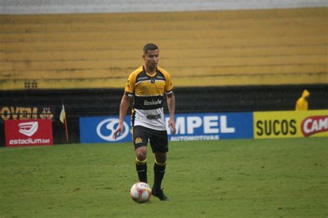 criciúma e volta redonda ficam no empate em duelo de invictos na série c