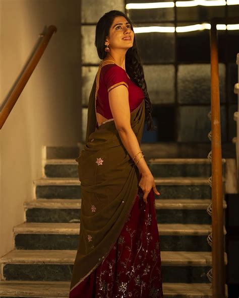 Gehna Sippy Hot Pics In Half Saree South Indian Actress