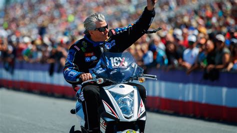 Nhra Great John Force Takes Gatornationals For First Time Since 2001