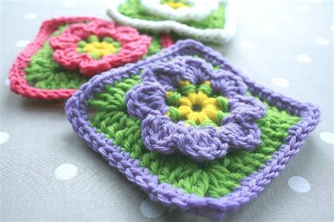 Pastel squares are quite rare and always incredibly beautiful. Floral Granny Square Crochet pattern by Leonie Morgan ...