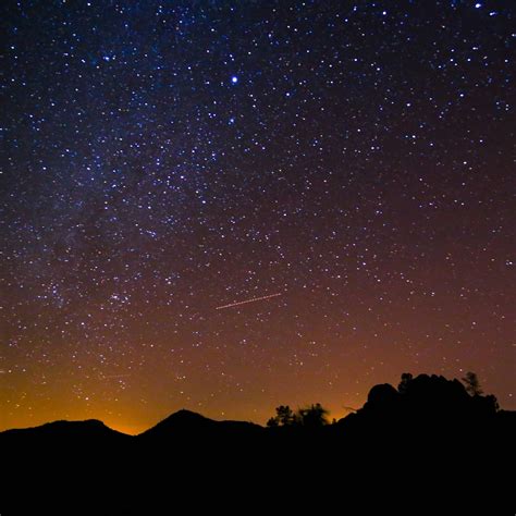 Download Sky Hd With Meteor Shower Wallpaper