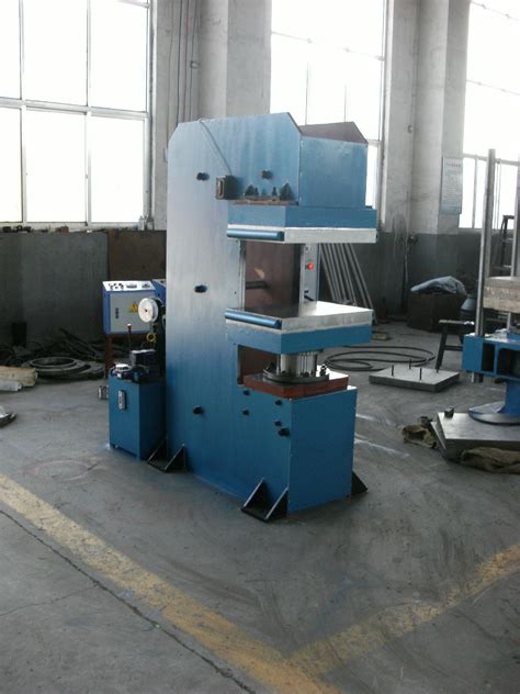 T Rubber Hydraulic Press Vulcanizing Machine In Qingdao Price